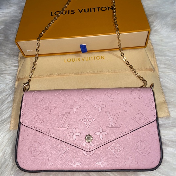 Handbags - Louis Vuitton purse